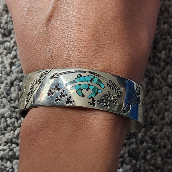 1970's Navajo Turquoise Chip inlay Native American Cuff Bracelet Signed CH - Picture 11 of 11